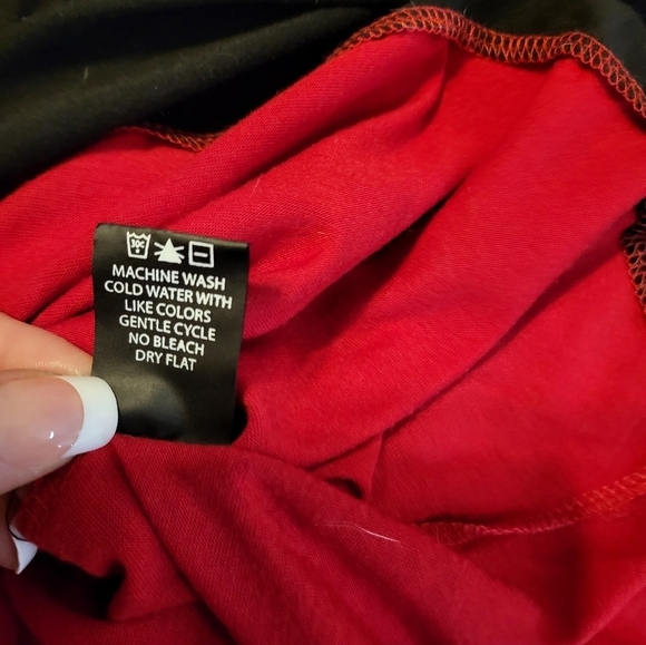Rue21 red with black trim short sleeve blouse size large - Picture 6 of 9
